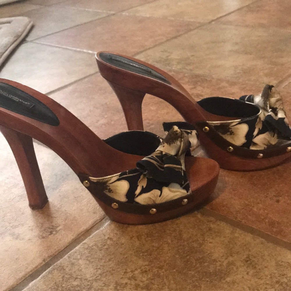 Dolce and Gabbana authentic wooden heels - Picture 2 of 8